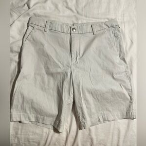 Men’s 32” lululemon shorts!